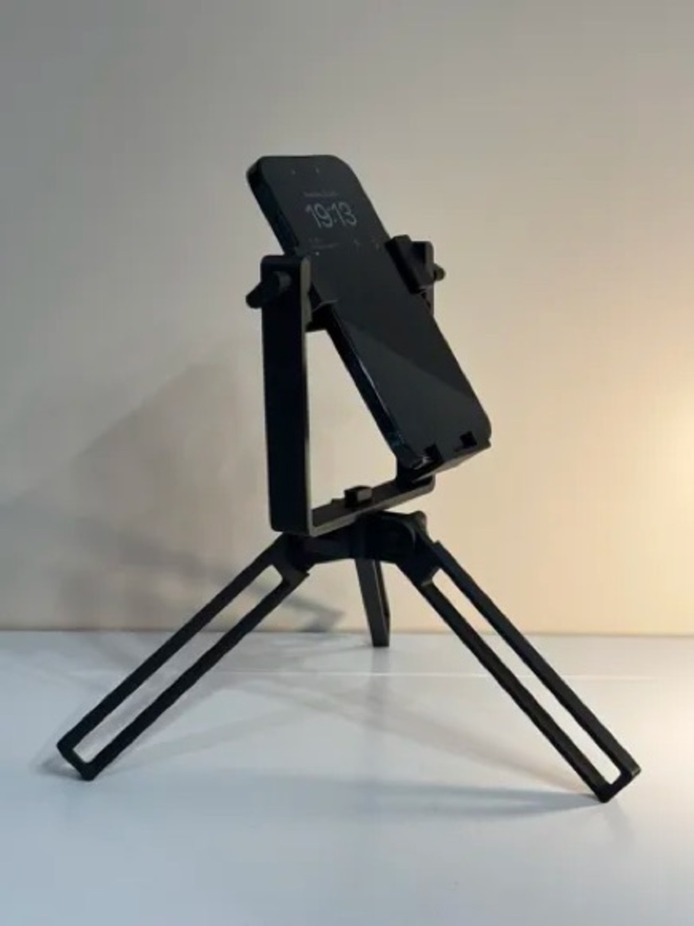 Adjustable Black Phone Tripod Stand - Picture 4 of 6